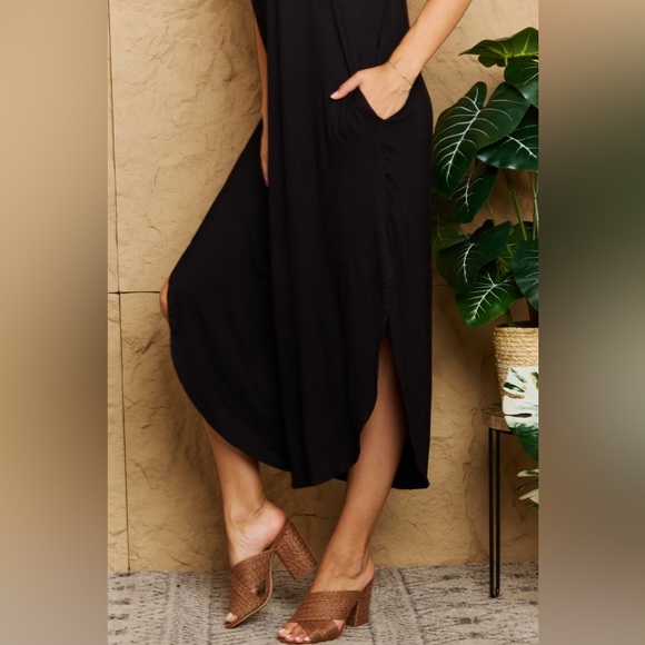 NEW Heimish Love On Me Side Slit Solid Black Short Sleeve Maxi Dress - Picture 5 of 8